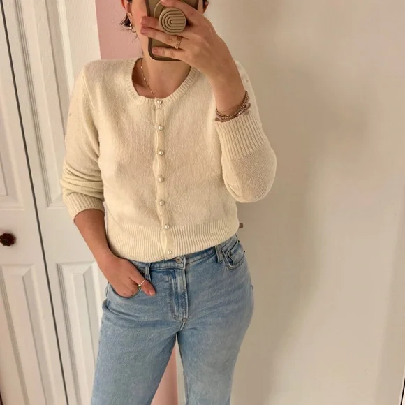 Abercrombie Pearl-Button Crewneck Cardigan Sweater in Cream- Size Medium - Picture 12 of 14